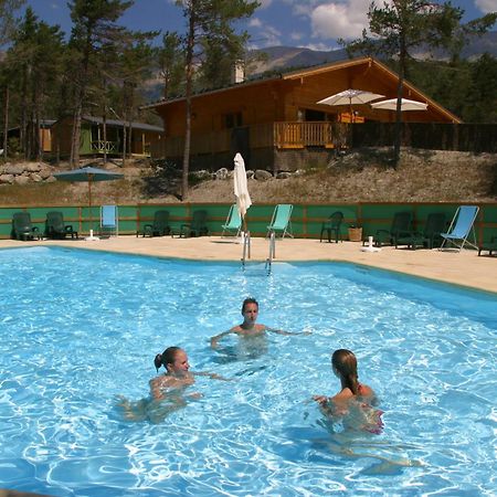 Parc Residentiel De Loisir : Le Loup Blanc Du Riou Barcelonnette Exterior foto