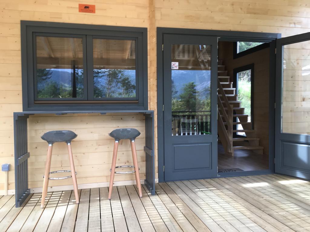 Parc Residentiel De Loisir : Le Loup Blanc Du Riou Barcelonnette Exterior foto