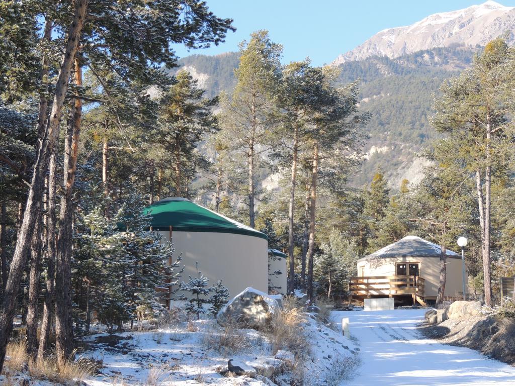 Parc Residentiel De Loisir : Le Loup Blanc Du Riou Barcelonnette Exterior foto