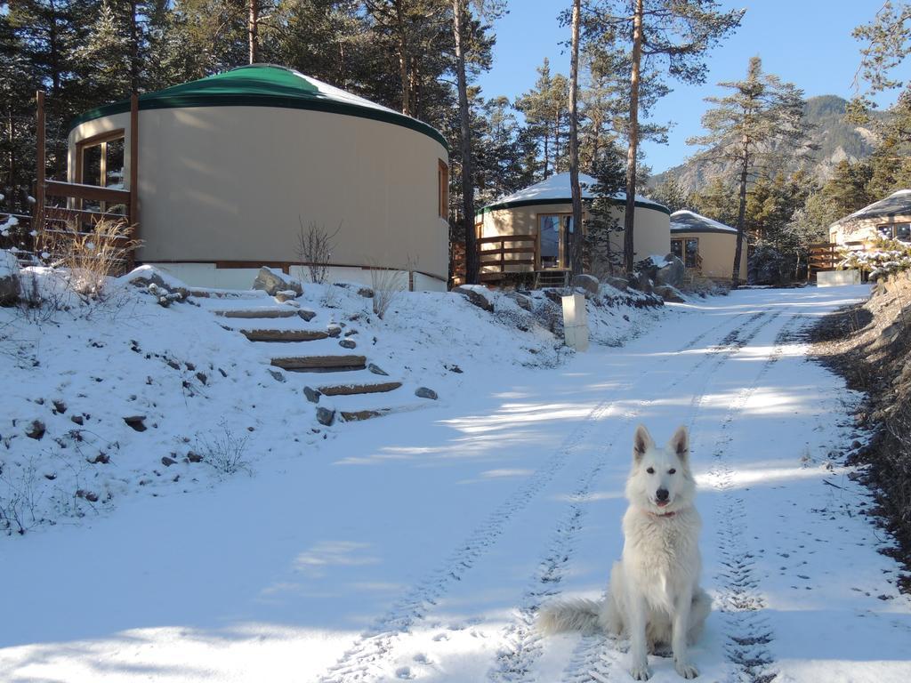 Parc Residentiel De Loisir : Le Loup Blanc Du Riou Barcelonnette Exterior foto
